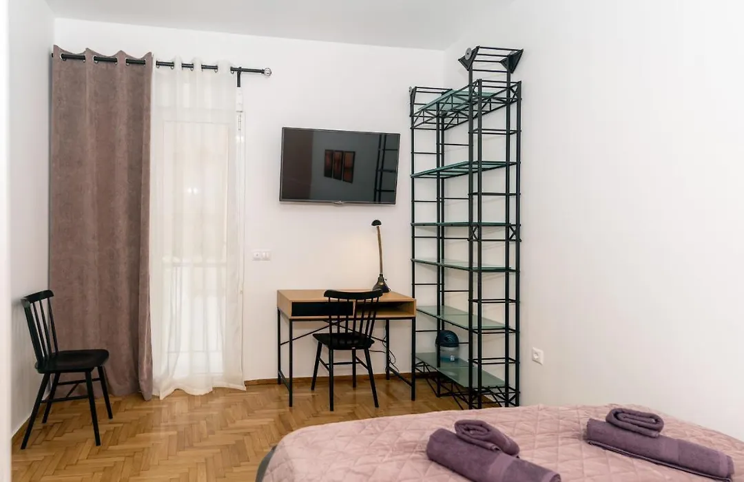Modern Studio Chiou-1